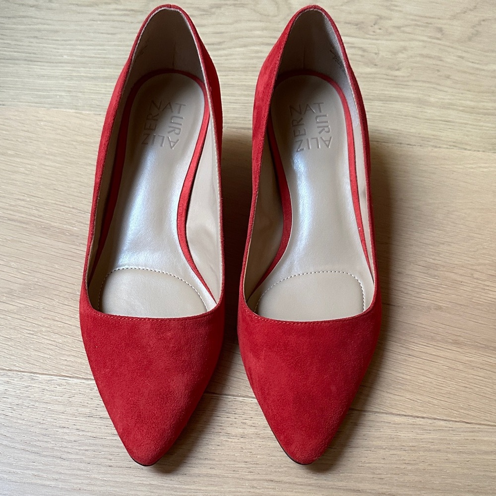 NWOT Naturalizer Red Suede Heels US7W